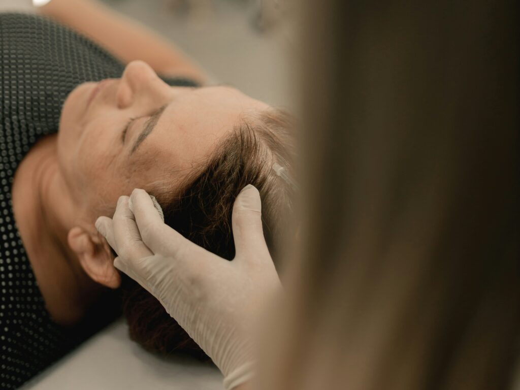 Terapia craneosacral: el poder del tacto suave en Madrid